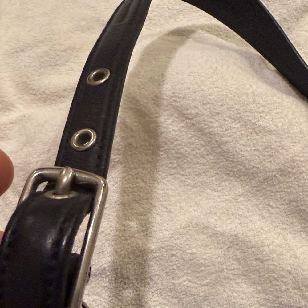 Coach Elegant Black Leather Shoulder Bag - Picture 7 of 8